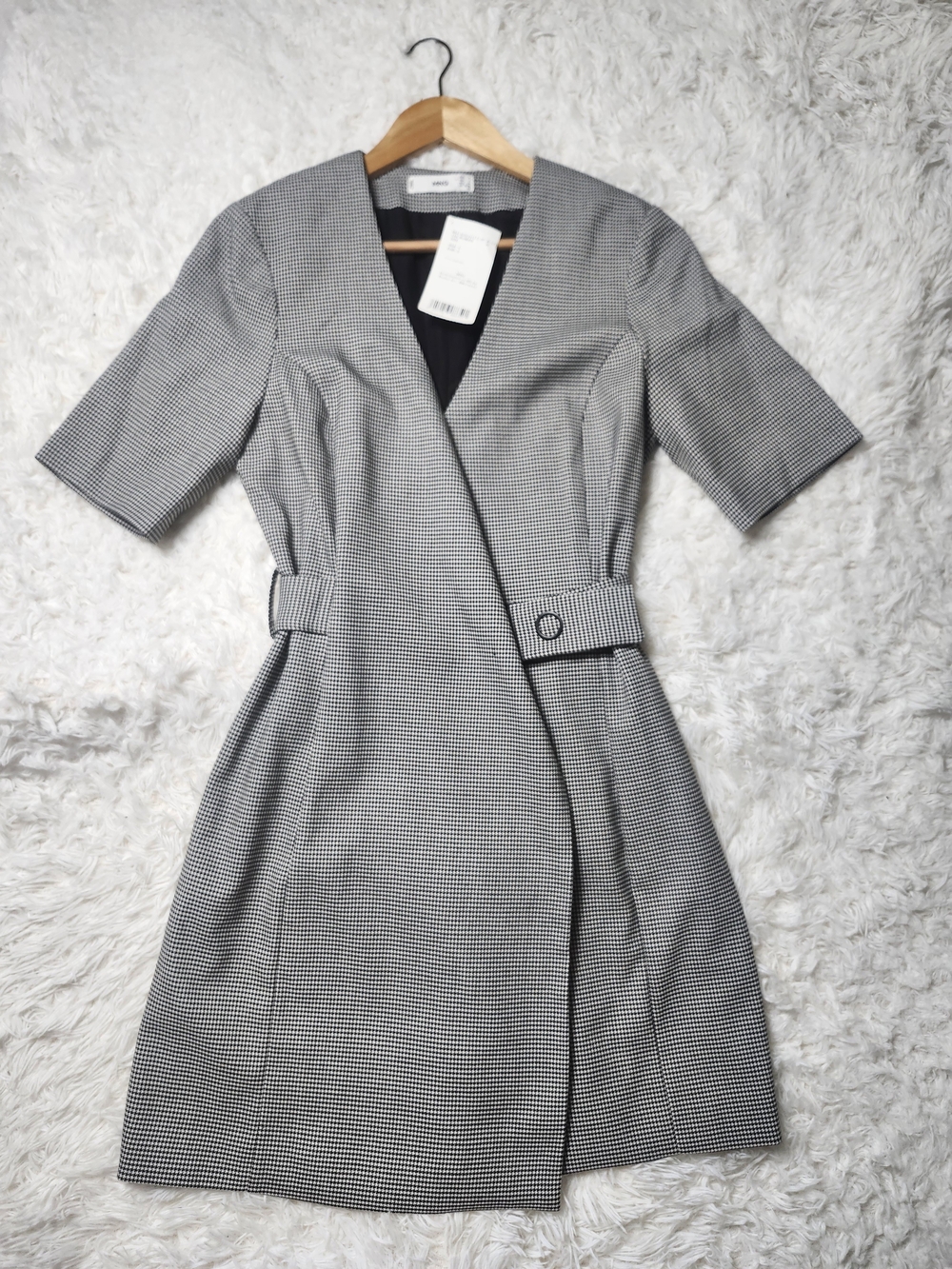 Mango NWT Size 4 Tailored Black and White Houndstooth Wrap Dress